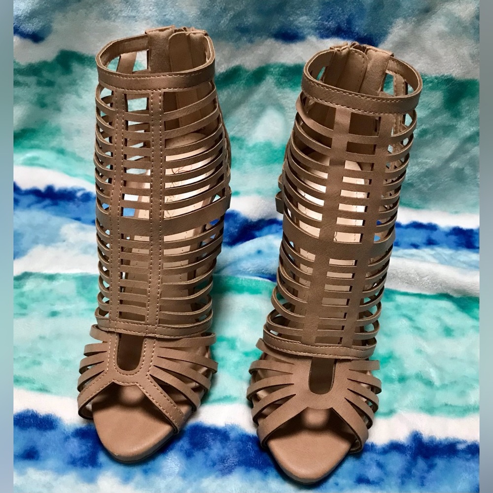 DbDk Fashion Stiletto Cage/Strappy Tan/Beige Heels Zip Back Closure Size 7 1/2 - Picture 5 of 10